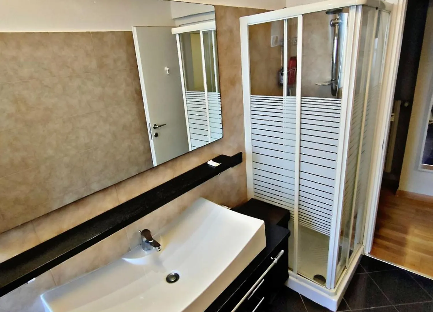 Relax Home - Milano Navigli 0*,